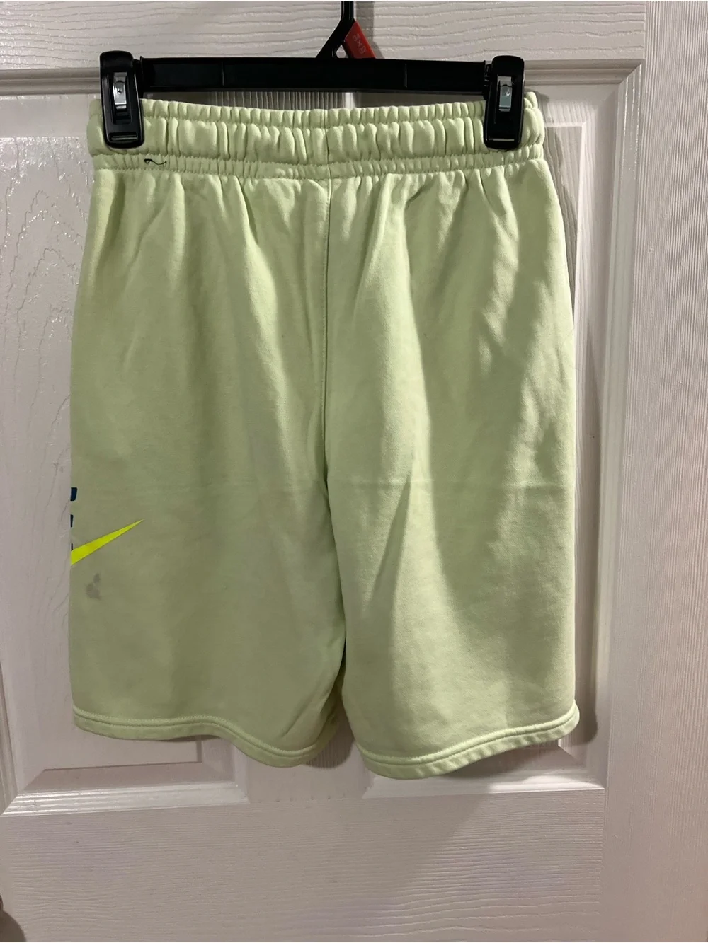 Nike Boys Shorts Youth XL Green Sweat Shorts SportsWear w Nike blue Logo design.